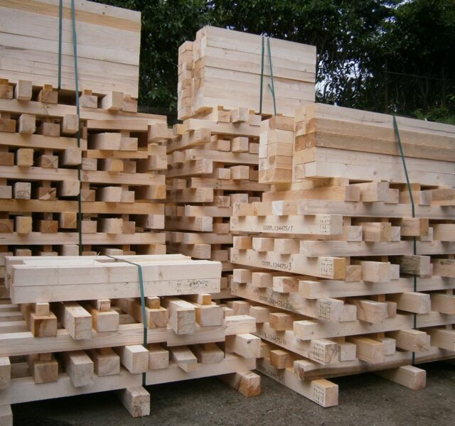 catasta enorme di pallets